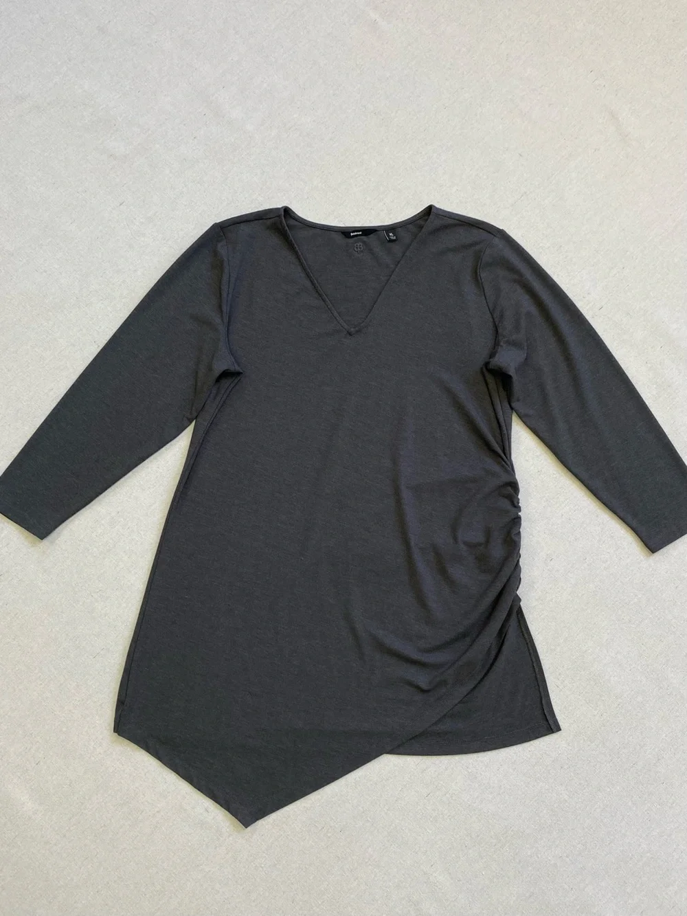 Betabrand Gray Katie Ruched Asymmetrical Side V-neck Tunic